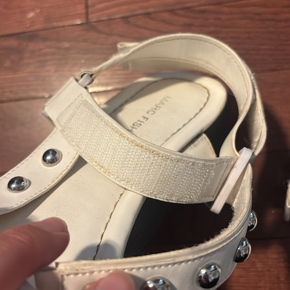Marc Fisher White Strappy Sandals with Studded Design Size: 8 - Picture 5 of 8